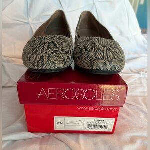 AEROSOLES Black and Tan Snake-Print Women's Flats